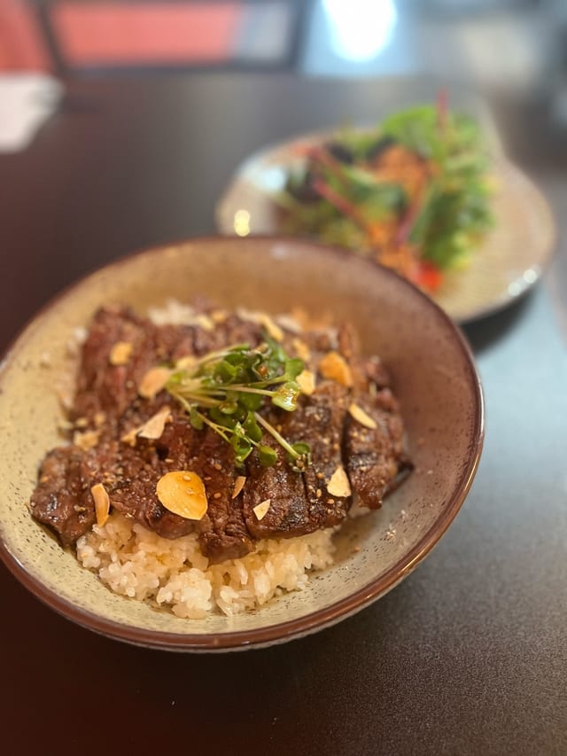 Ribeye Steak bowl with Salad